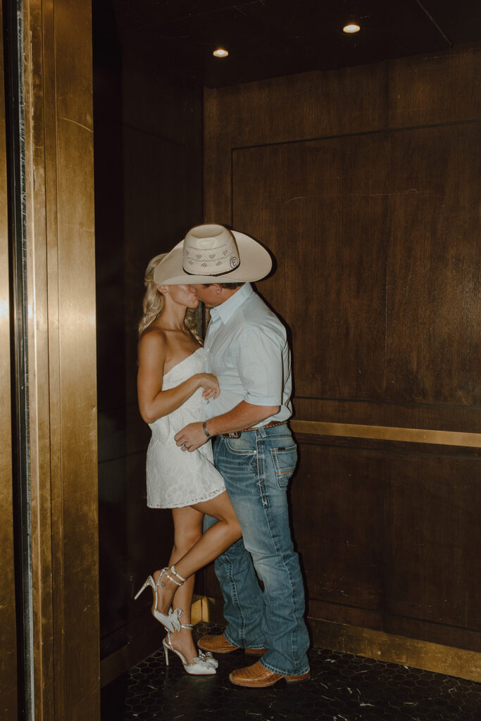 downtown san antonio engagement session