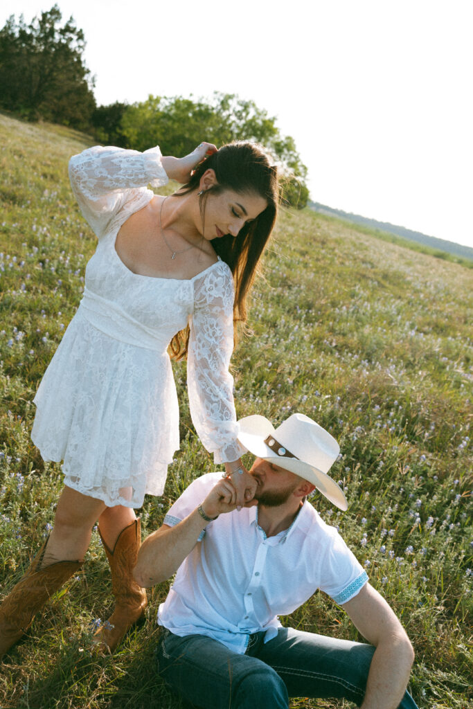 Texas bluebonnet engagement session