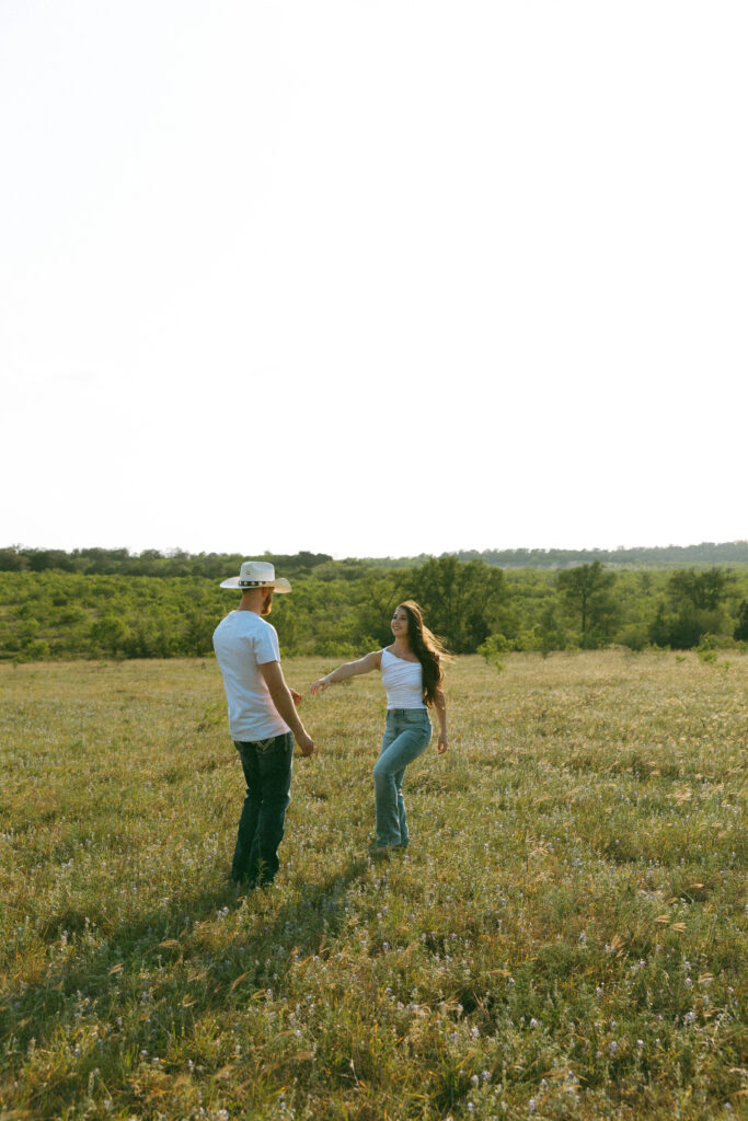 Texas bluebonnet engagement session