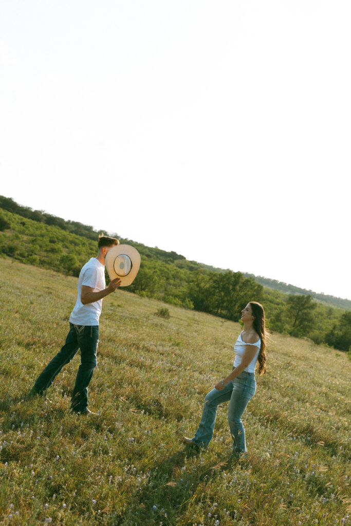 Texas bluebonnet engagement session