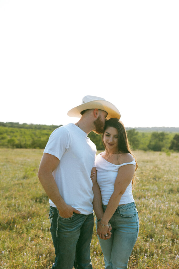 Texas bluebonnet engagement session
