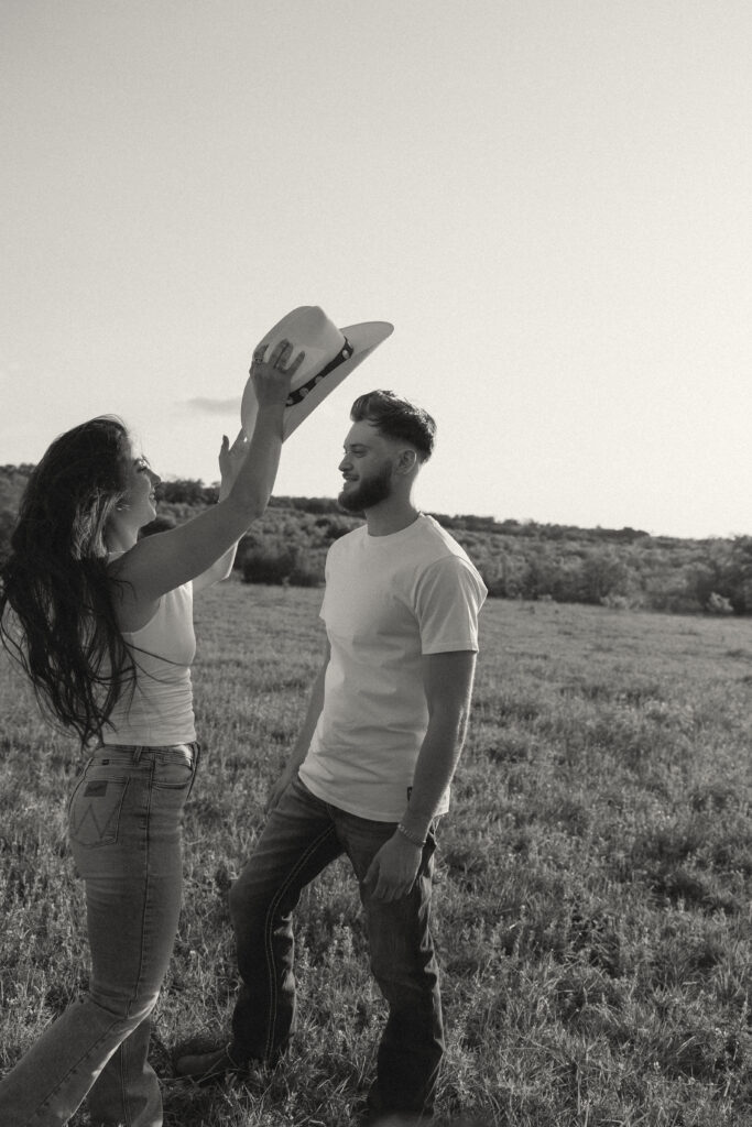 Texas bluebonnet engagement session